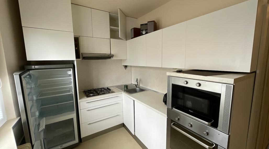 Na prenájom zrekonštruovaný , zariadený byt 3+1 , Žilina - Hliny IV (57m2) s loggiou