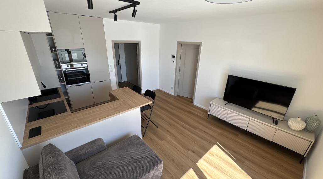 NA PRENÁJOM NOVOSTAVBA 2+kk ŽILINA - ŠIRŠIE CENTRUM (49m2) s TERASOU 20m2 a parkovacím státím