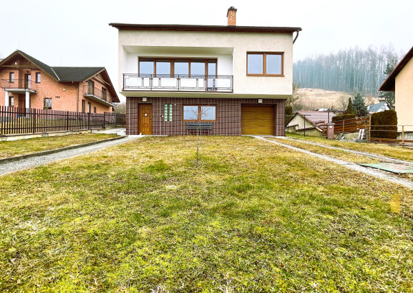 EXKLUZÍVNE!!!Tehlový rodinný dom 5+1-Kysucké Nové Mesto(1020m2)