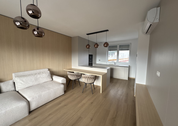 Zariadená novostavba 2+1 na prenájom (65m2) s terasou (20m2) a parkovacím státím