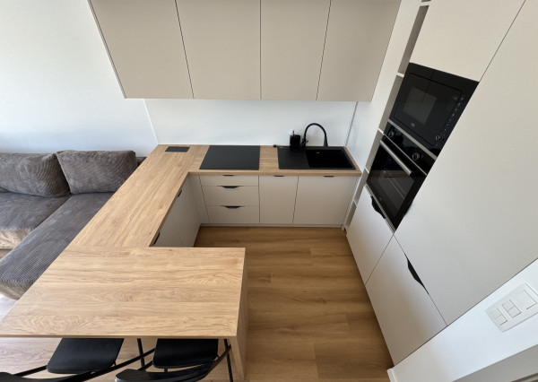 ZARIADENÁ NOVOSTAVBA 2+kk ŽILINA - ŠIRŠIE CENTRUM (47m2) s TERASOU 20m2 a parkovacím státím