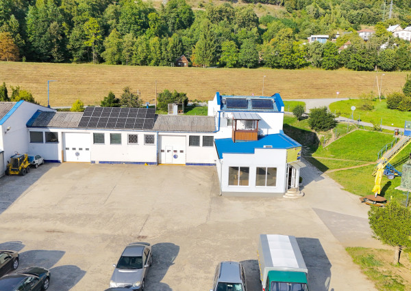NA PREDAJ/ AUTOSERVIS + 3 IZBOVÝ BYT/ LIPOVEC