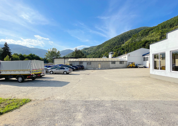 NA PREDAJ/ AUTOSERVIS + 3 IZBOVÝ BYT/ LIPOVEC