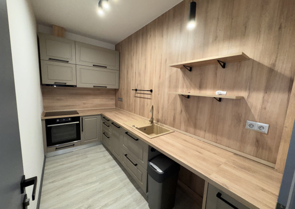 Na prenájom kompletne zrekonštruovaný byt 2+1 , Žilina - Širšie centrum (70m2)