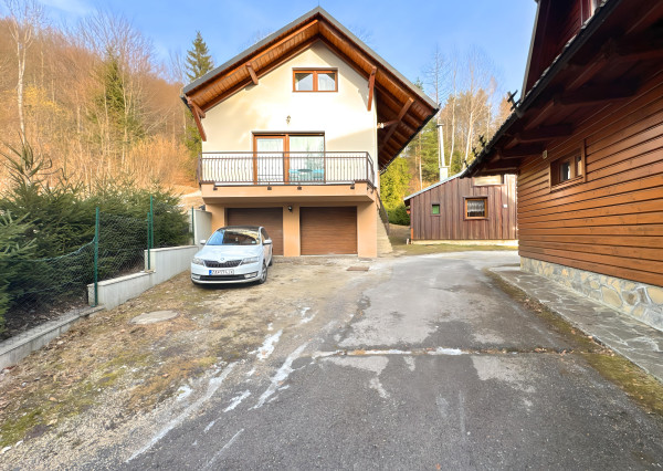 Piata Avenue | Rodinný dom + dve chaty - Terchová