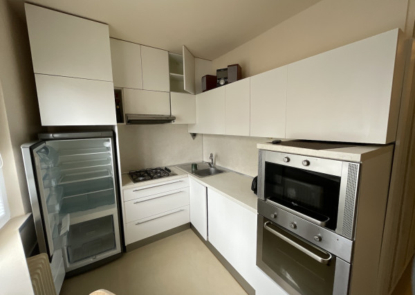 Na prenájom zrekonštruovaný , zariadený byt 3+1 , Žilina - Hliny IV (57m2) s loggiou