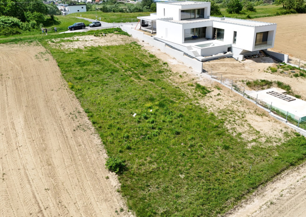 LUKRATÍVNY STAVEBNÝ POZEMOK ŽILINA - ROSINA /stavebné povolenie + projekt/ 1554m2